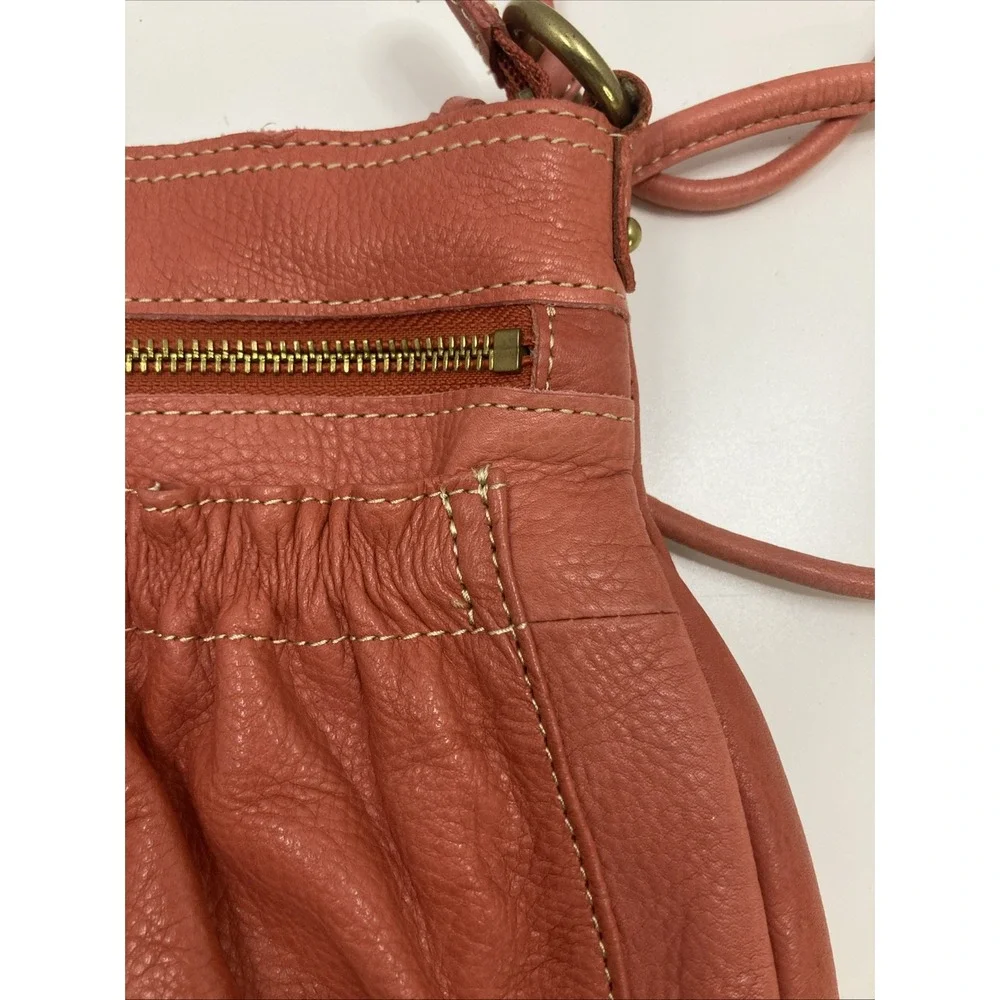 Vtg FOSSIL Coral Red Leather Crossbody Purse Bag‎ W/FOSSIL retail Card